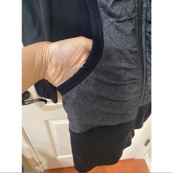 Lululemon Zip Up Attached Hood Sweater Size 6 - Picture 3 of 9